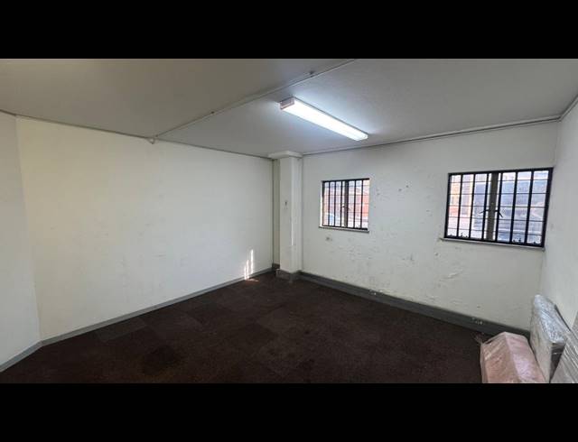 760M² WAREHOUSE TO LET IN LINBRO PARK